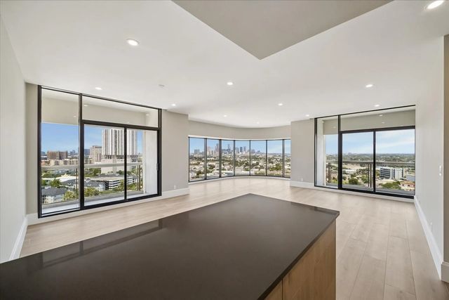 1701 Hermann Drive 18c, Houston