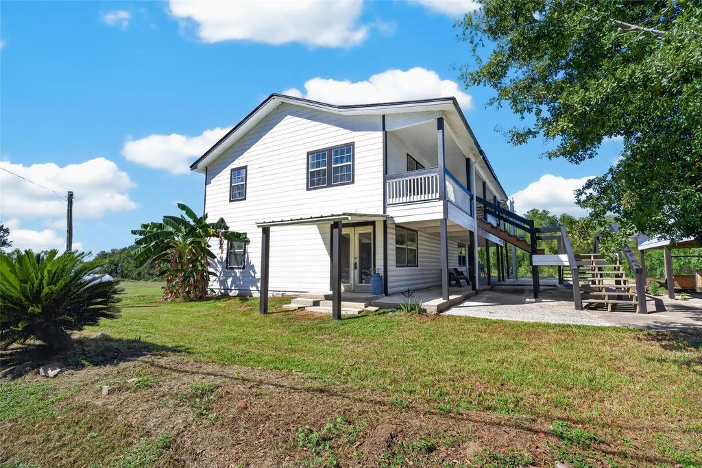 370 County Road 1333, Liberty