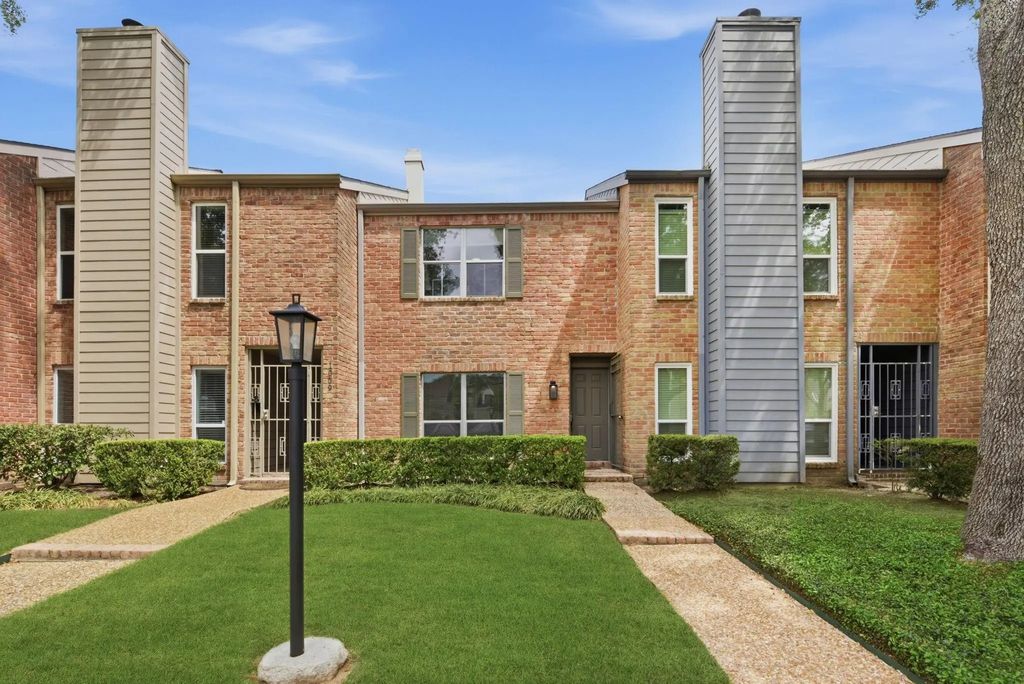 1011 Fountain View Drive, Houston