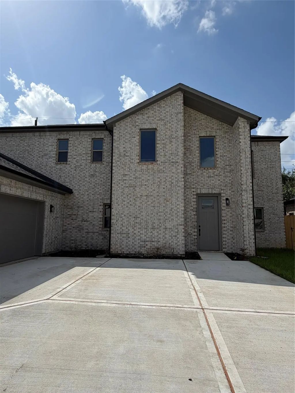 2619 Liguria Lane, Spring