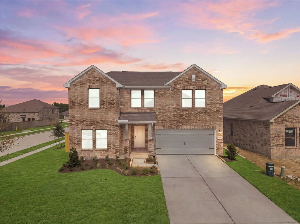 3542 Cardinal Pointe Drive, Angleton