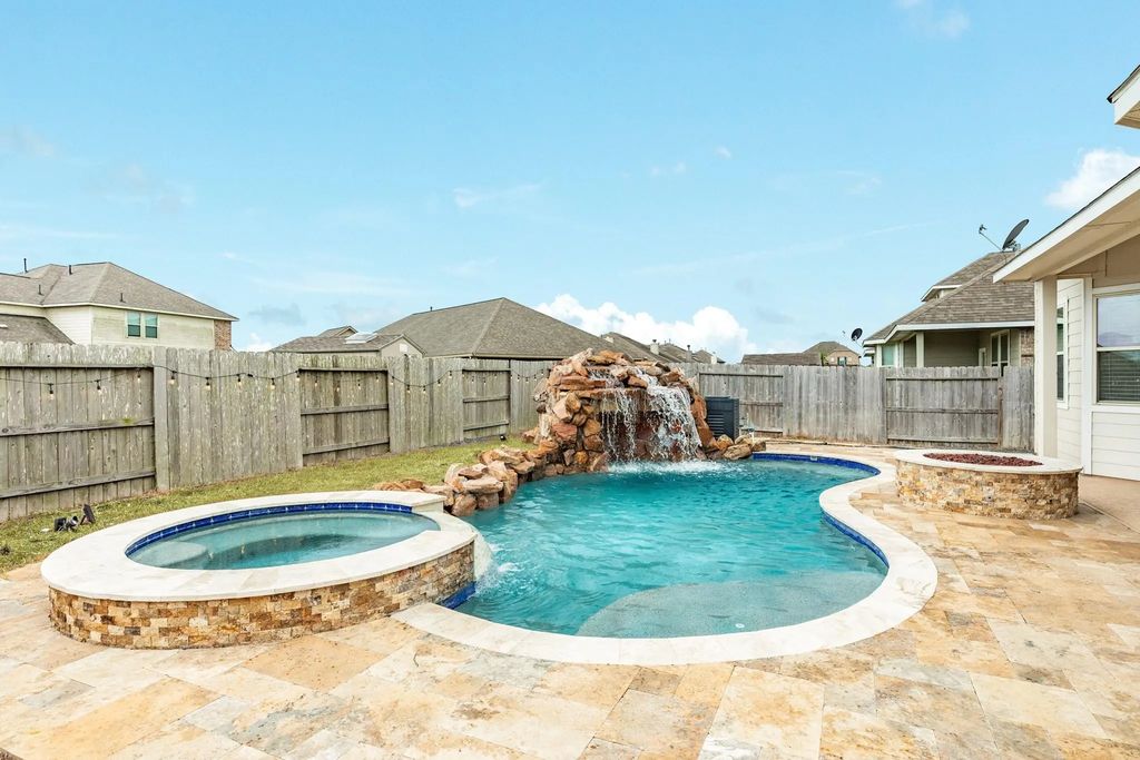 1702 Diamond Mountain Drive, Rosharon