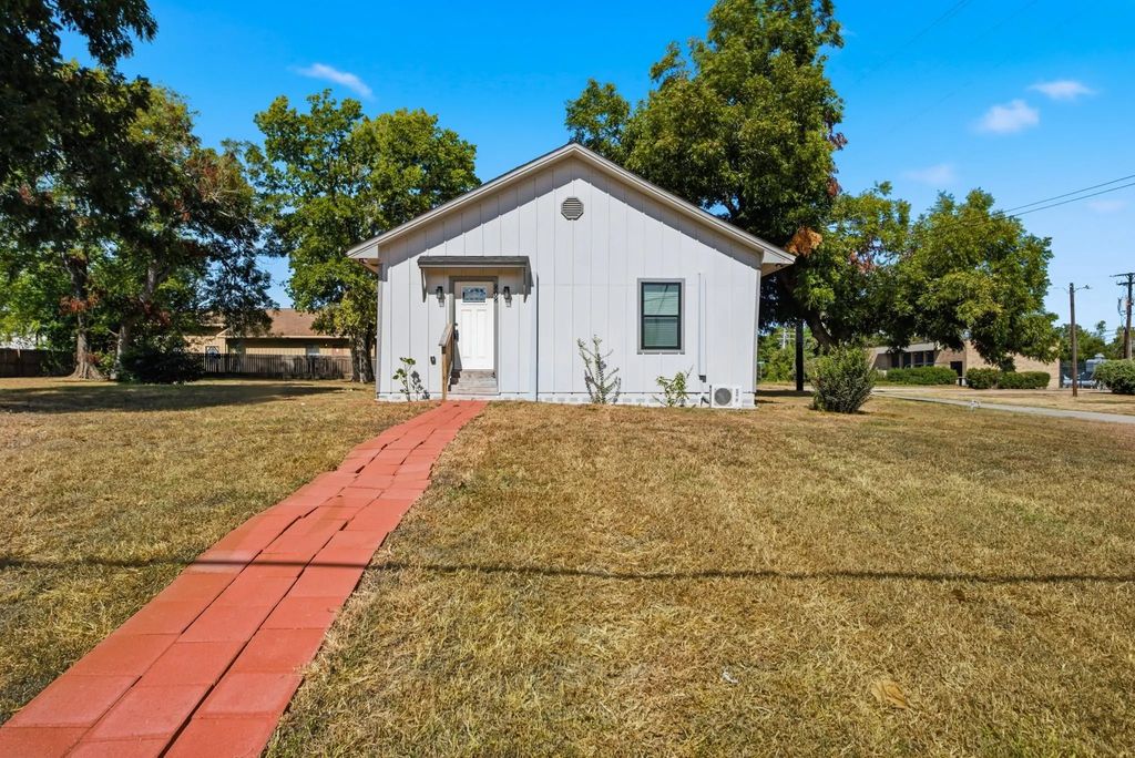 808 N Washington Avenue, Bryan