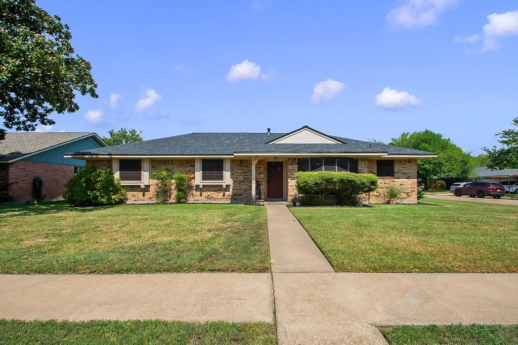 1129 Jeffrey Street, Deer Park