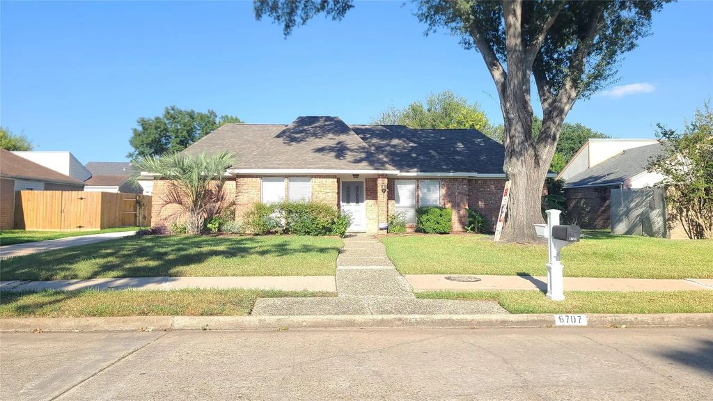 6707 Las Brisas Drive, Houston
