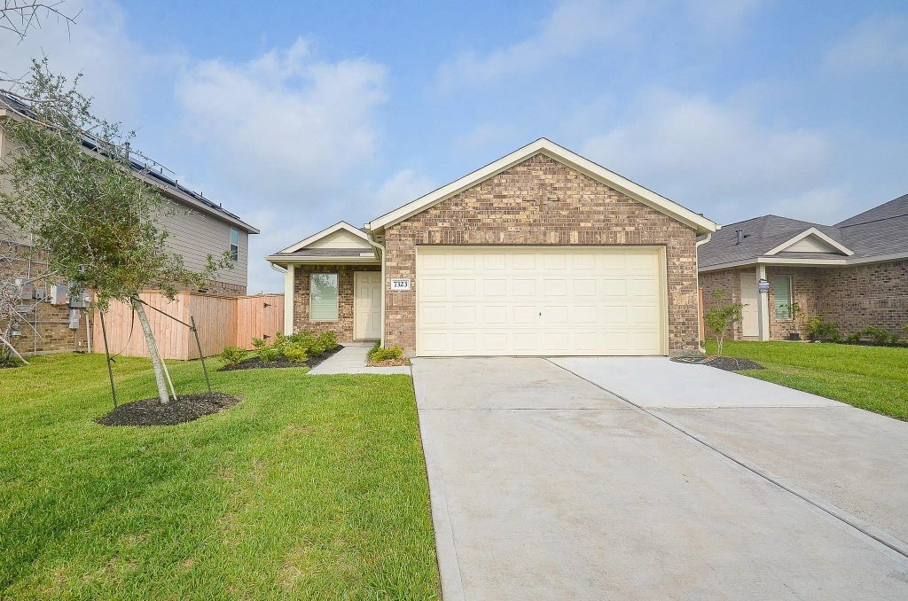 7323 Greenbriar Canyon, Katy