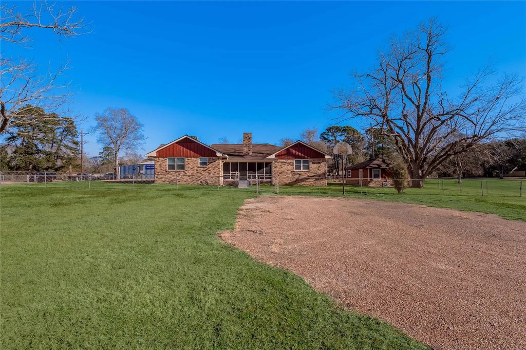 2201 Badger Lane, Huntsville