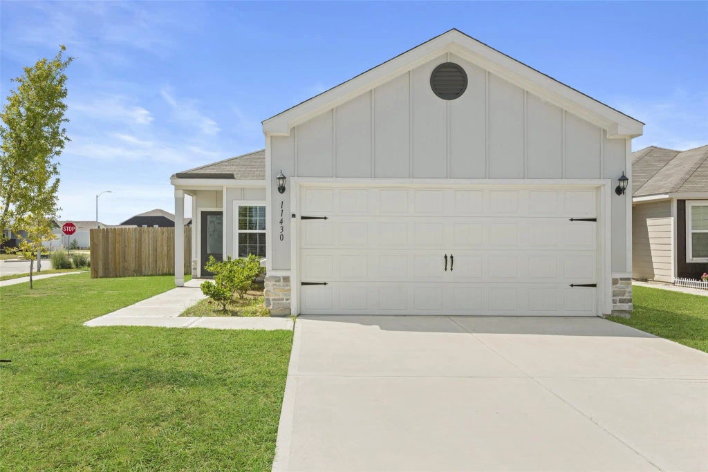11430 Amber Plains Drive, Houston