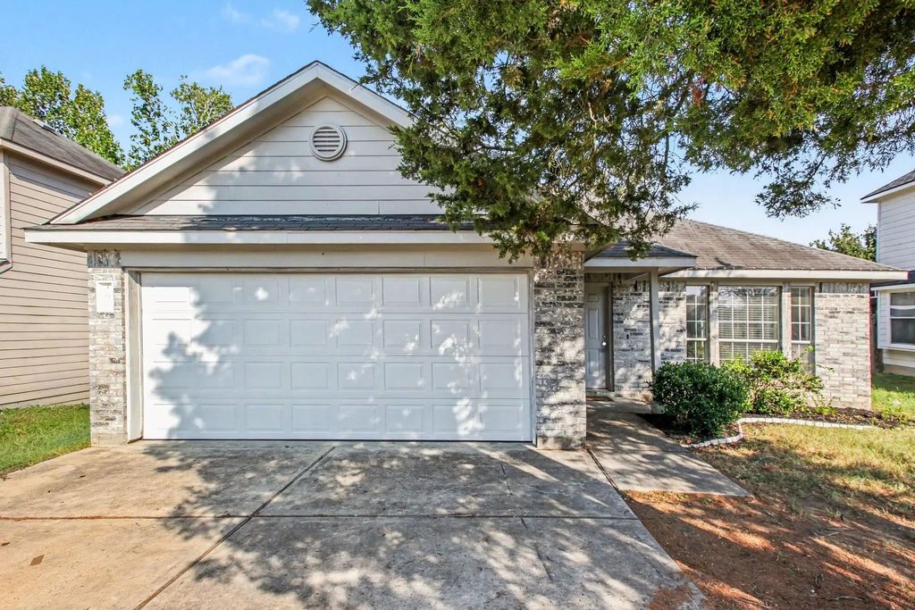 14021 Buckskin Drive, Willis