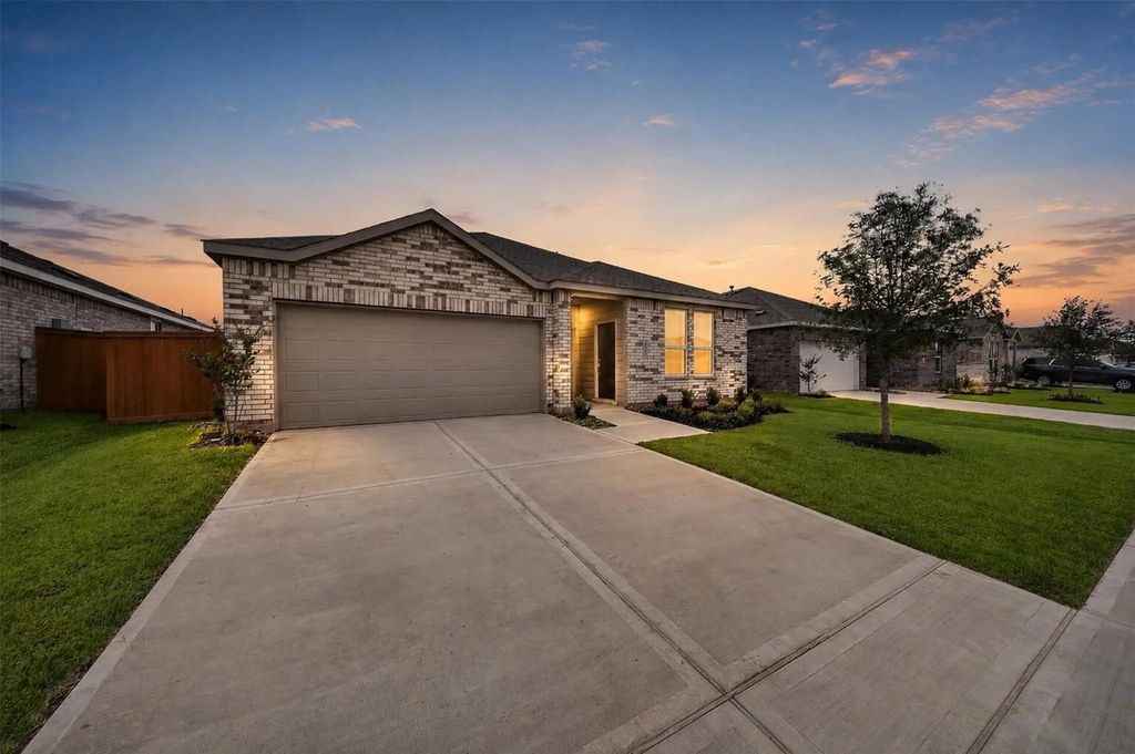 22007 Maddaloni View Drive, Hockley