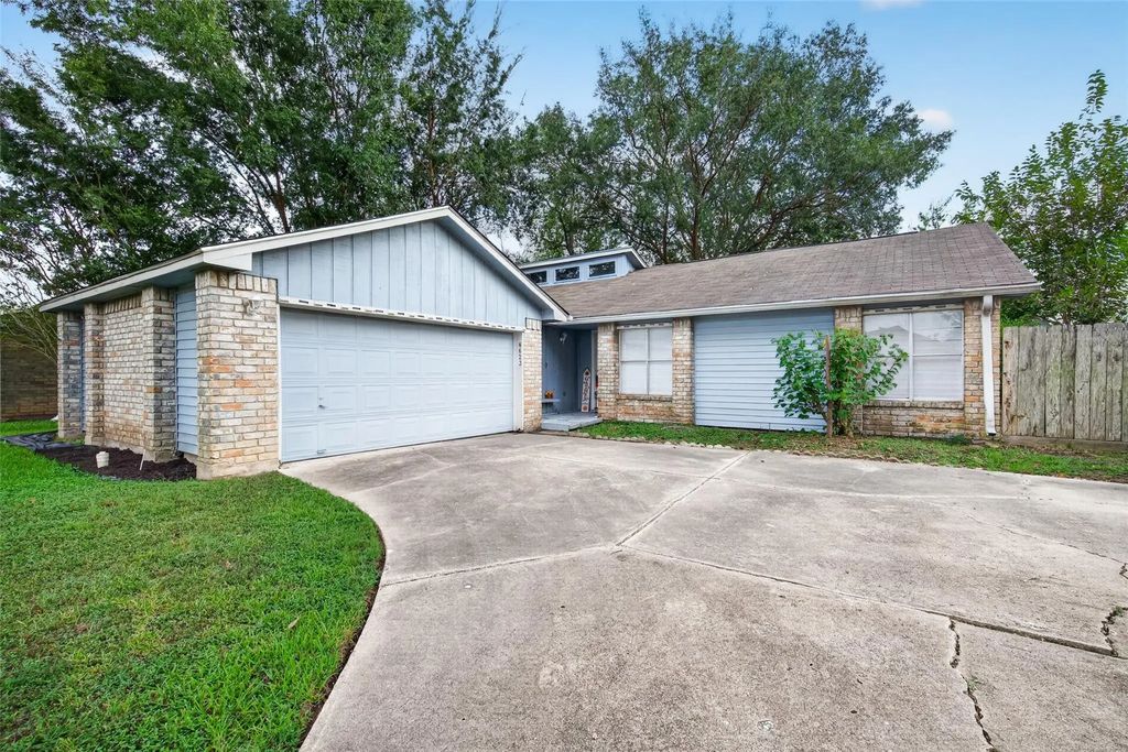 8623 Quail Hills Drive, Houston