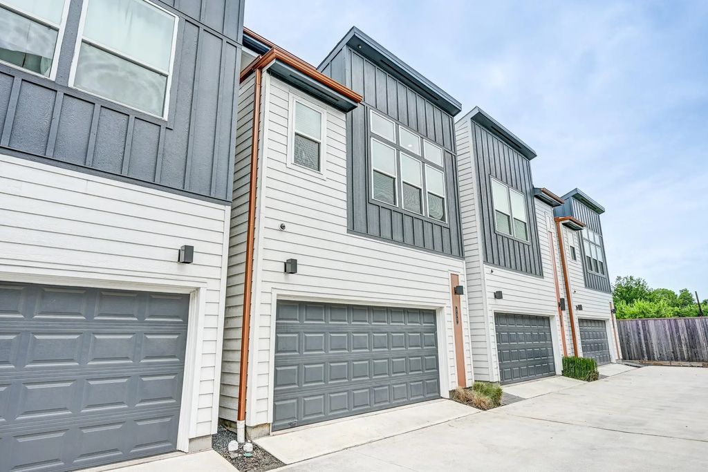 737 N Emile Street, Houston