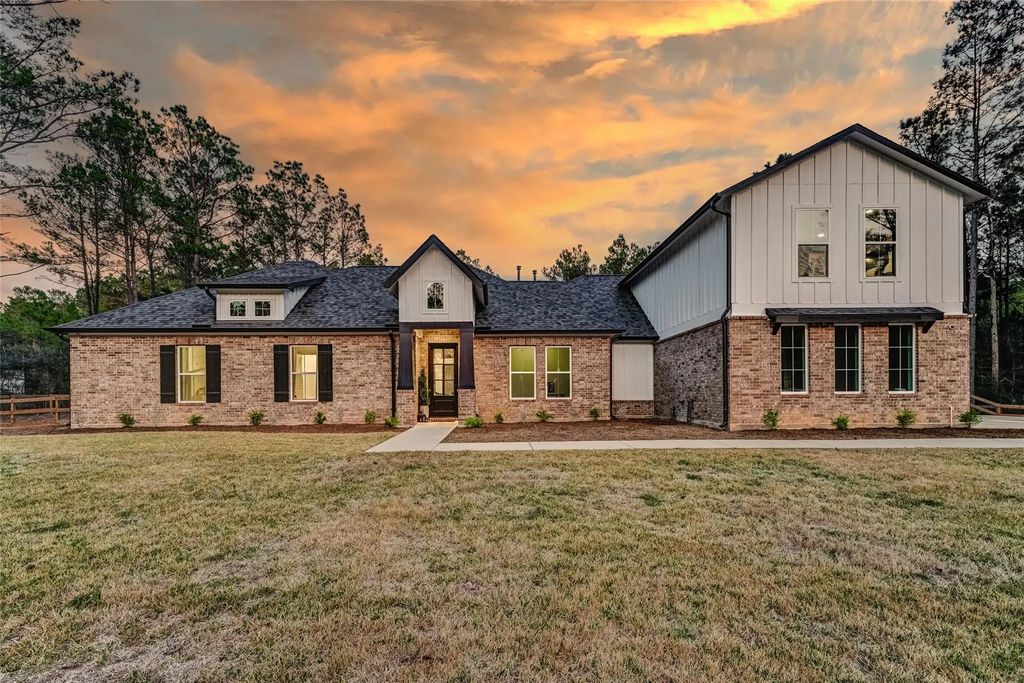 15640 Forest Grove Drive, Willis