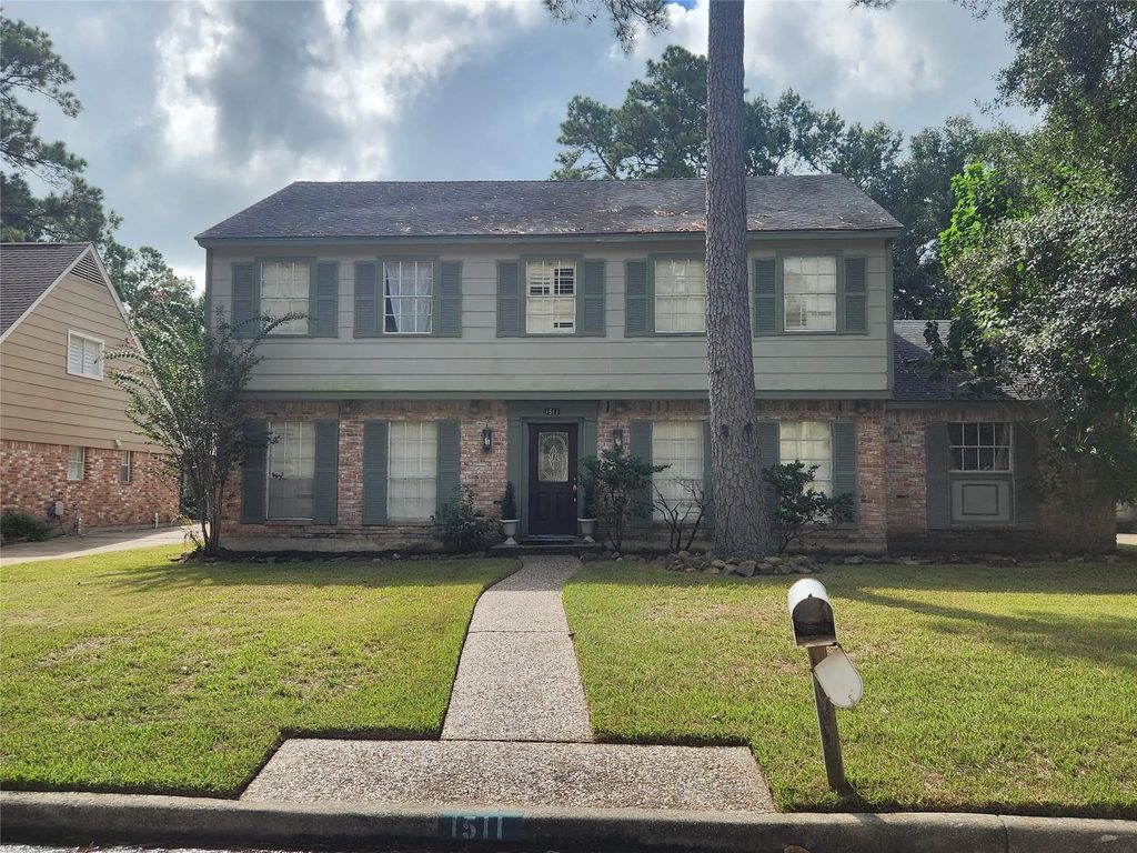 1511 Castlerock Drive, Houston
