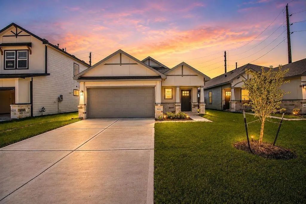 6643 Escondido Dr, Rosharon