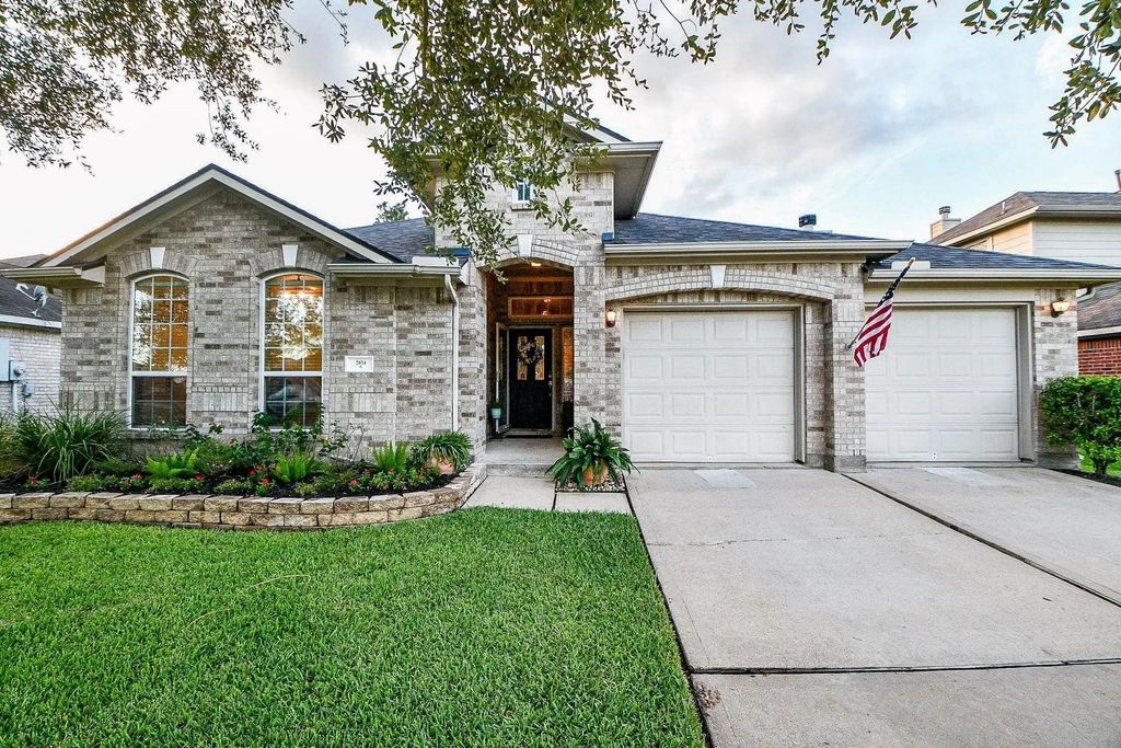 2034 Creek Shore Lane, Pearland