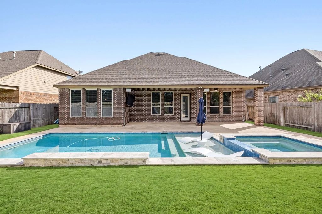 13407 Cameron Reach Drive, Tomball