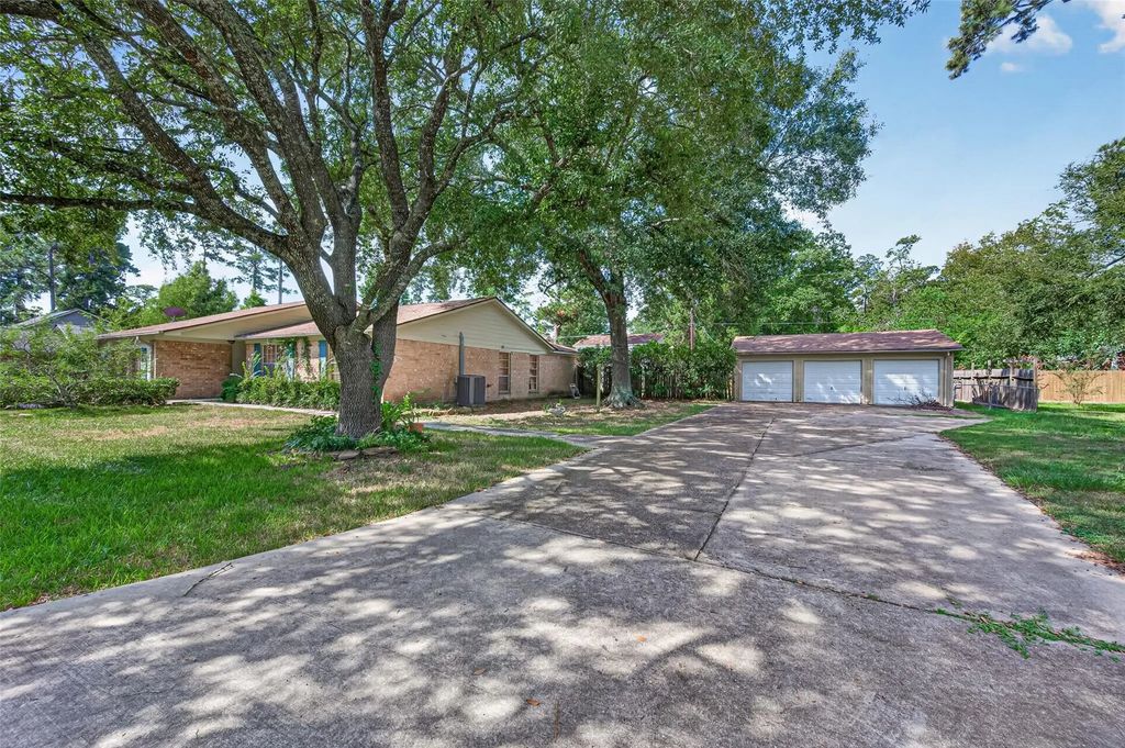 10211 Kerr Lane, Conroe
