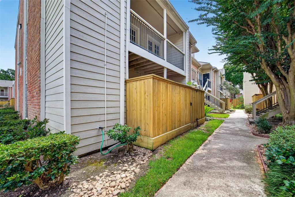 2001 Bering Drive 3d, Houston
