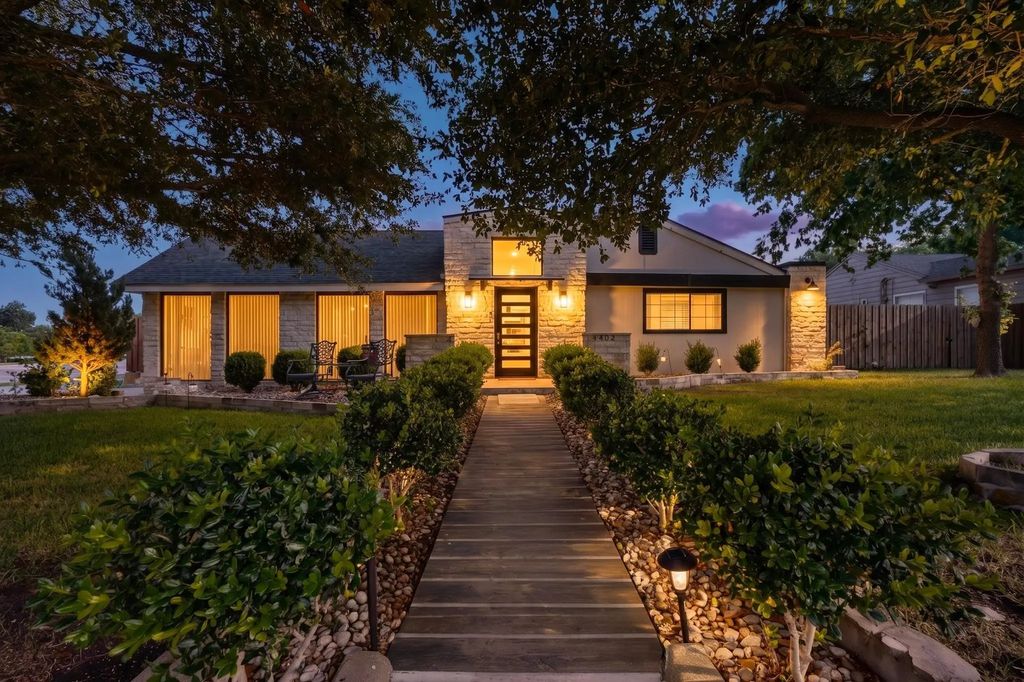 1402 James Drive, Garland
