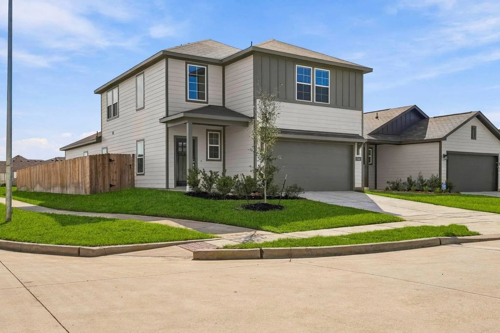 17142 King Eider Road, Waller