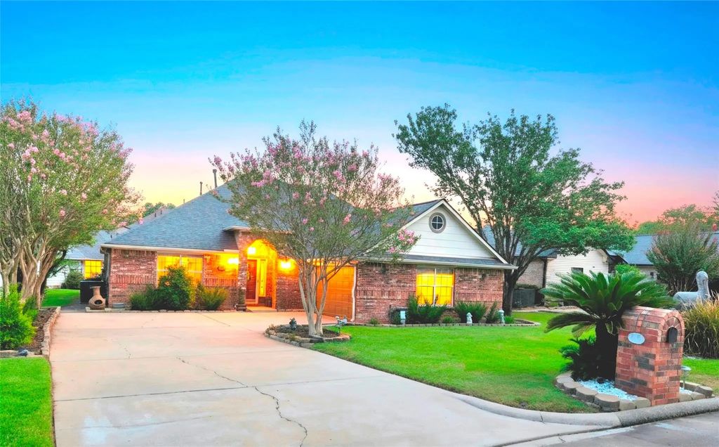 220 April Waters Drive W, Montgomery