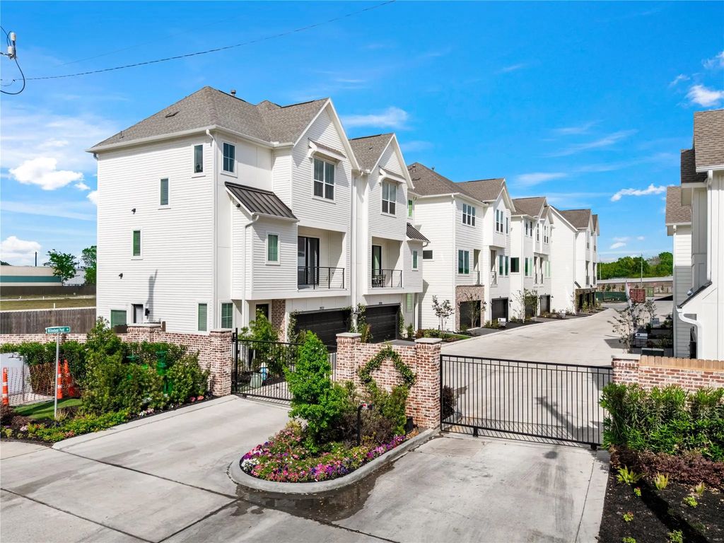 3907 Willowbend Point Drive, Houston