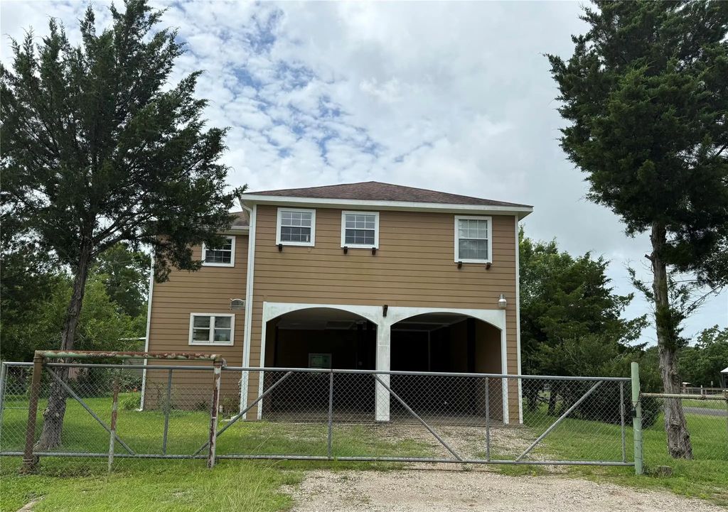 127 Metzwright Drive, Anahuac