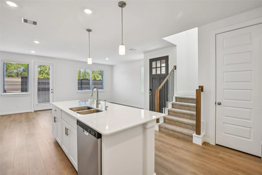 2160 Blue Heron Drive, Kemah