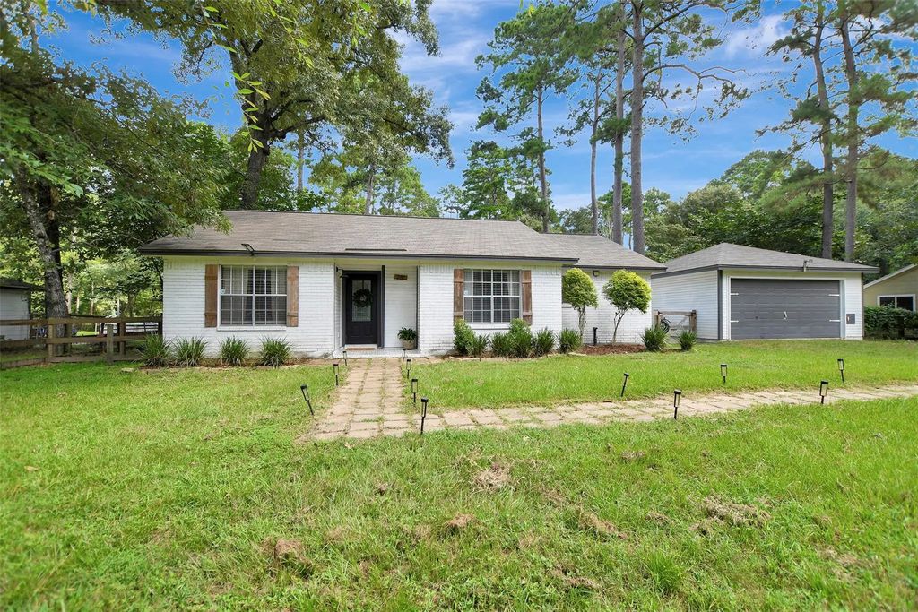 281 Greenbriar Drive, Magnolia