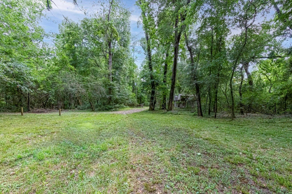 537 Frost Road, Livingston