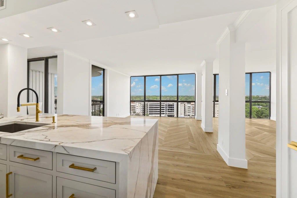 5001 Woodway Drive 1305, Houston