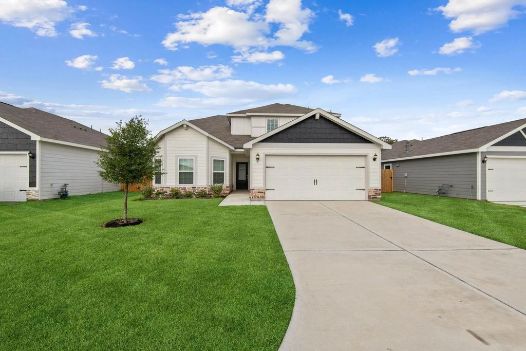 25535 Blooming Hazel Drive, Cleveland
