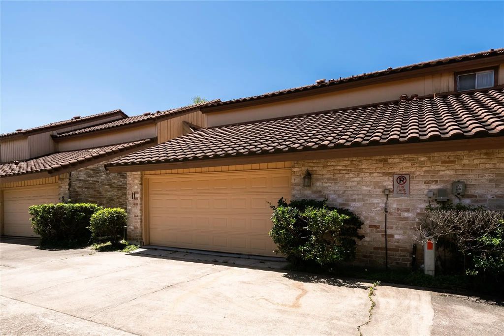 5918 San Felipe 11, Houston