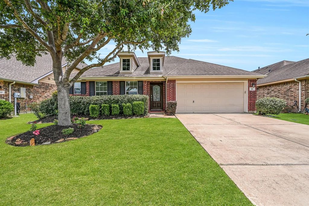 318 Lake Line Drive, Alvin