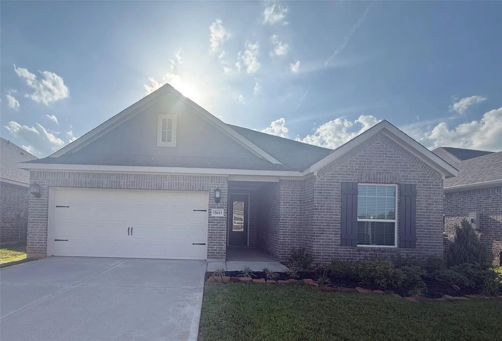 15683 Honey Cove Drive, Conroe