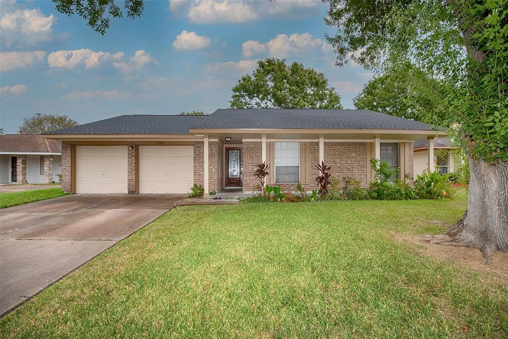 15707 Caprock Drive, Houston