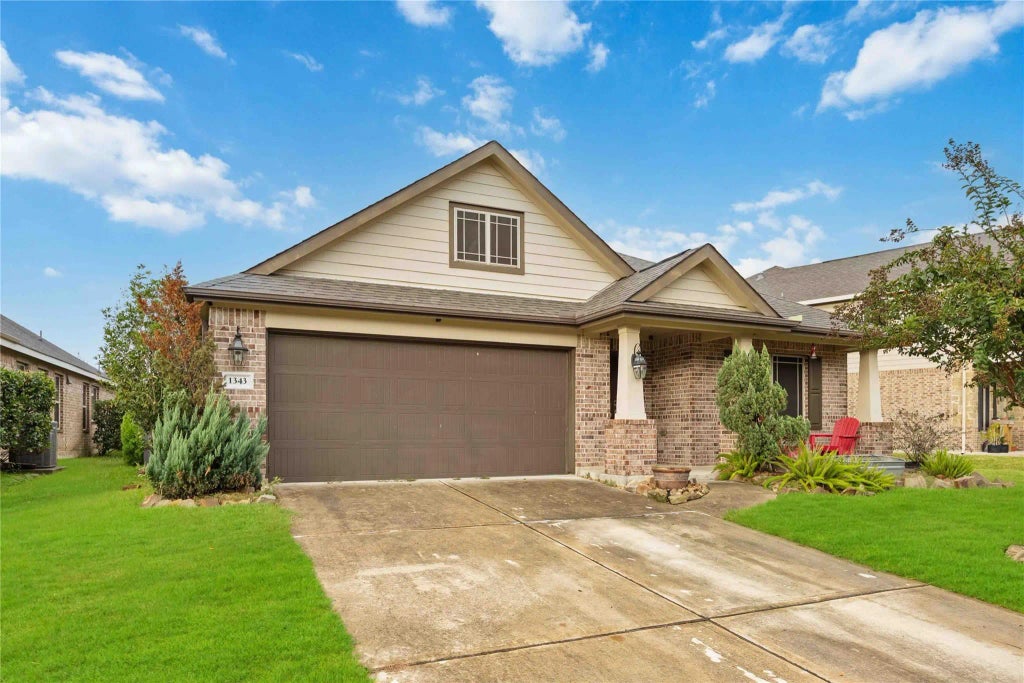 1343 Tee Time Court, Crosby