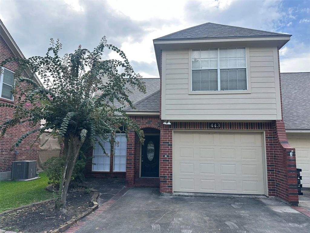 443 N Rivershire Drive, Conroe