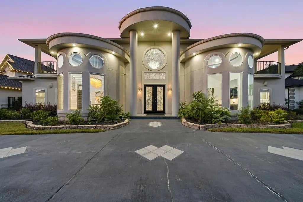 1907 Ray Shell Court, Seabrook