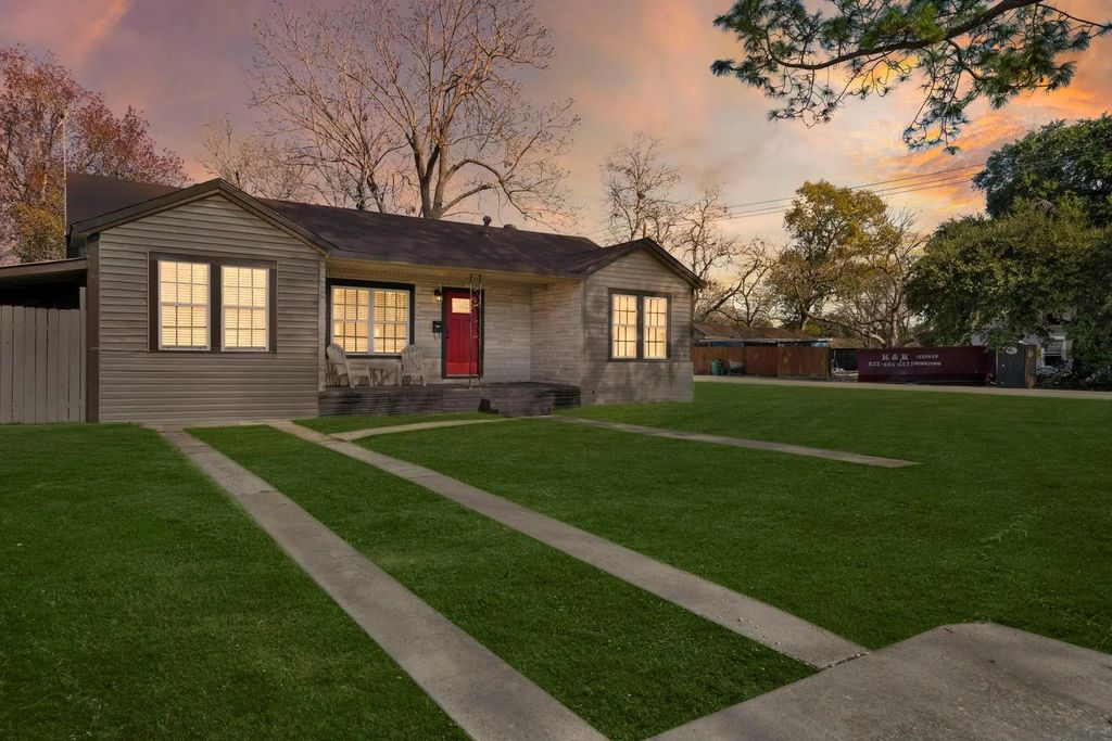 1206 Olive Street, Baytown