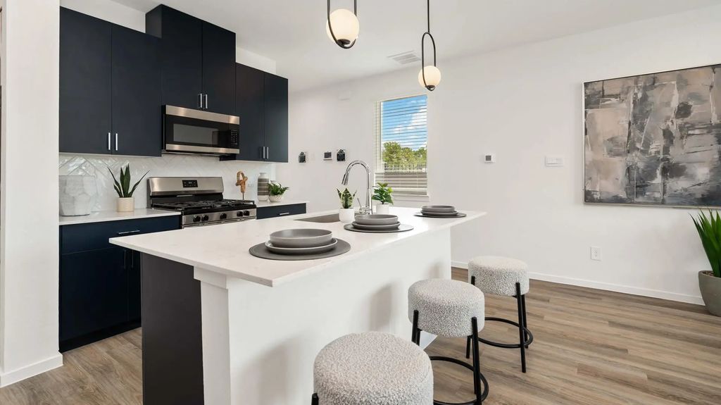 7607 Inwood Hills Lane, Houston