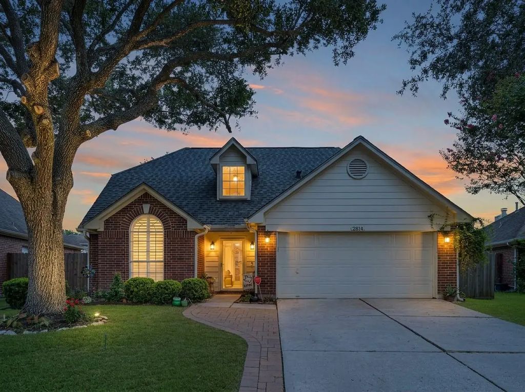 2814 Rolling Fog Drive, Friendswood