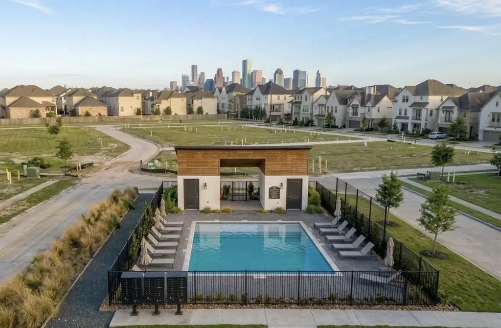5921 Cottage Grove Lake Drive, Houston