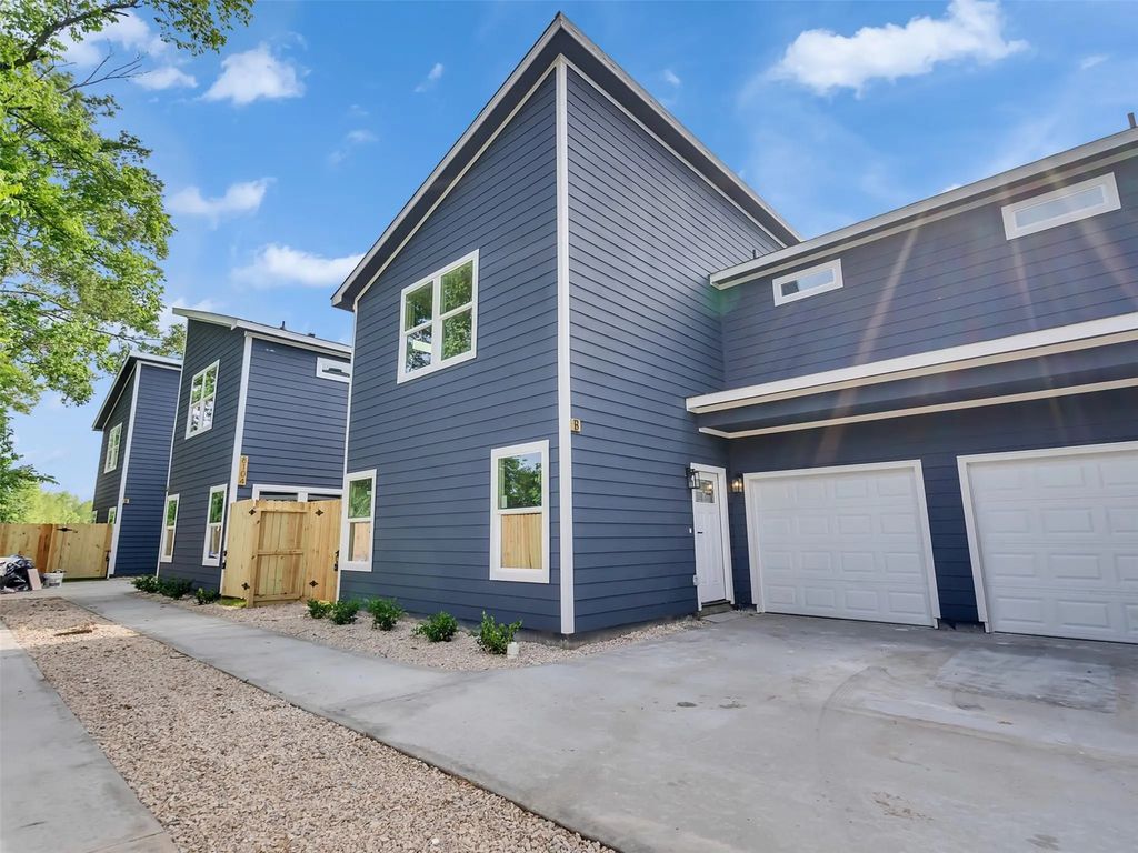 8102 Crestview Unit A/b Drive, Houston
