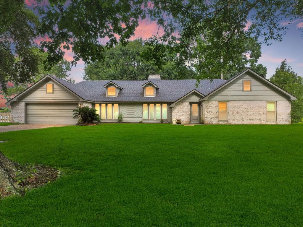 829 S Van Ostrand Avenue, Winnie