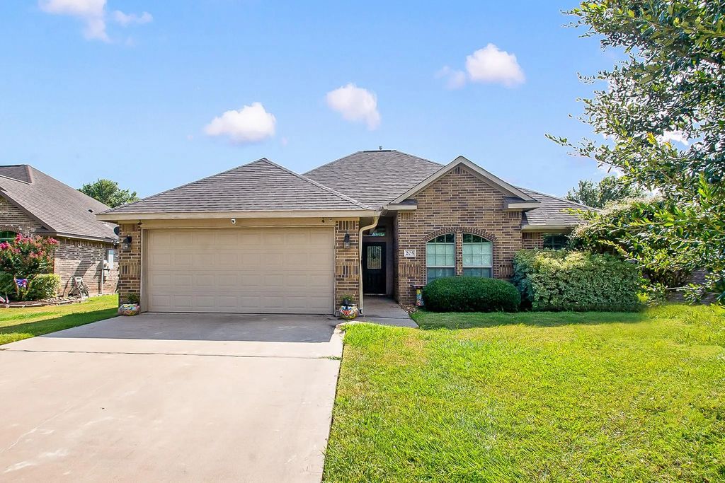 205 Poppy Street, Lake Jackson