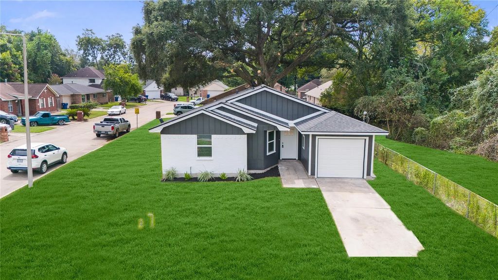6103 Anderson Street, Texas City