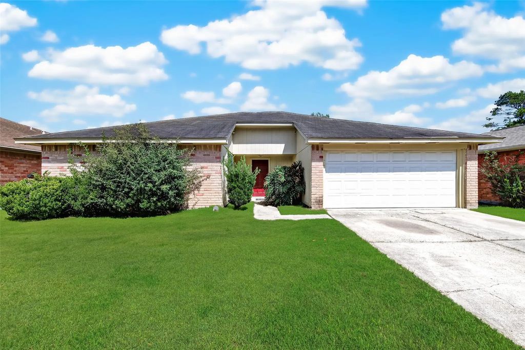 8318 Quail Burg Lane, Houston