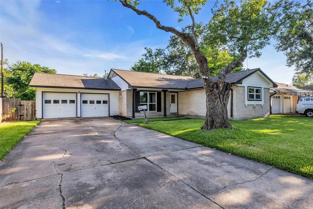 6930 Neff Street, Houston